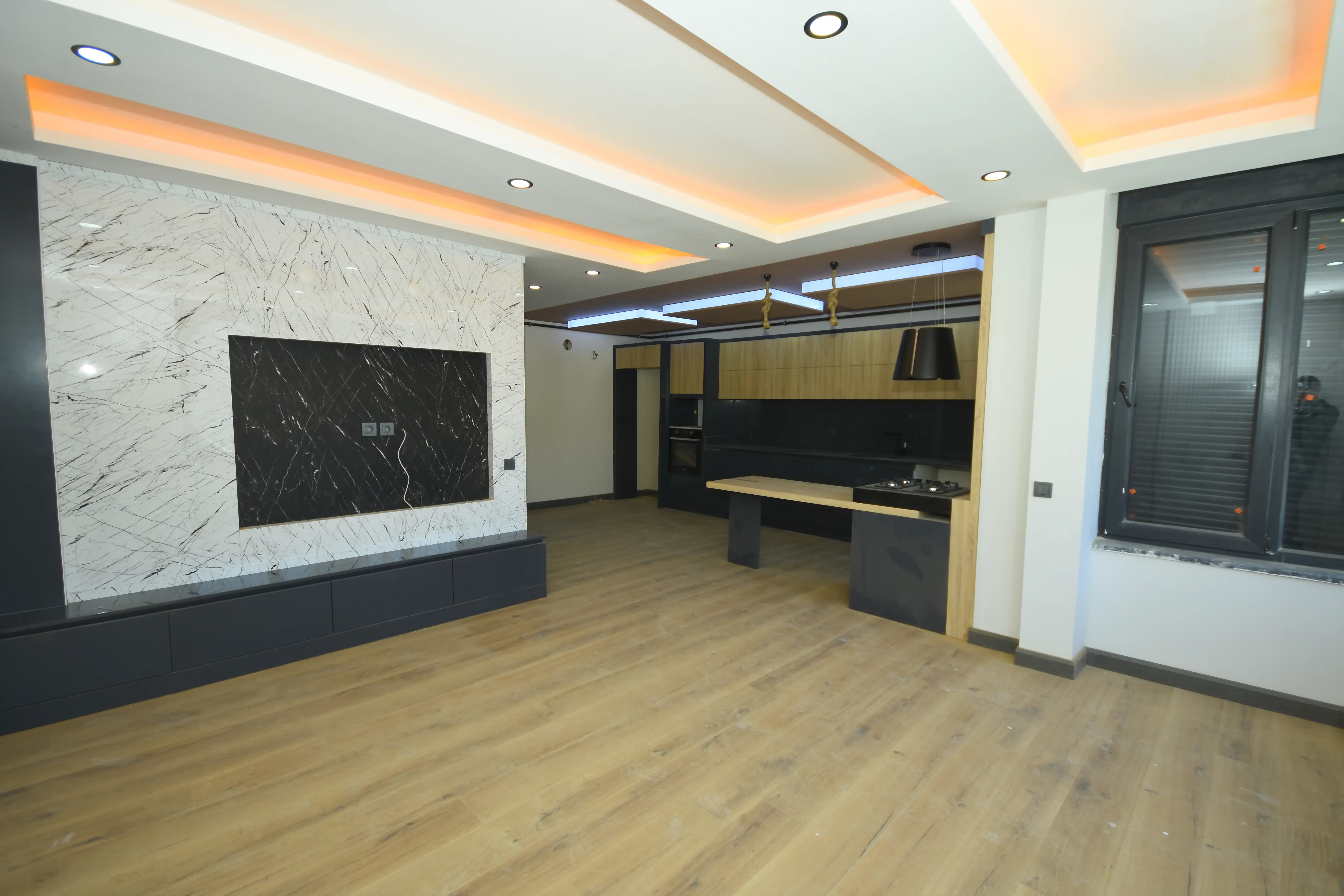 Изображение На продажу квартиры в новом доме, в престижном районе, не далеко от моря.