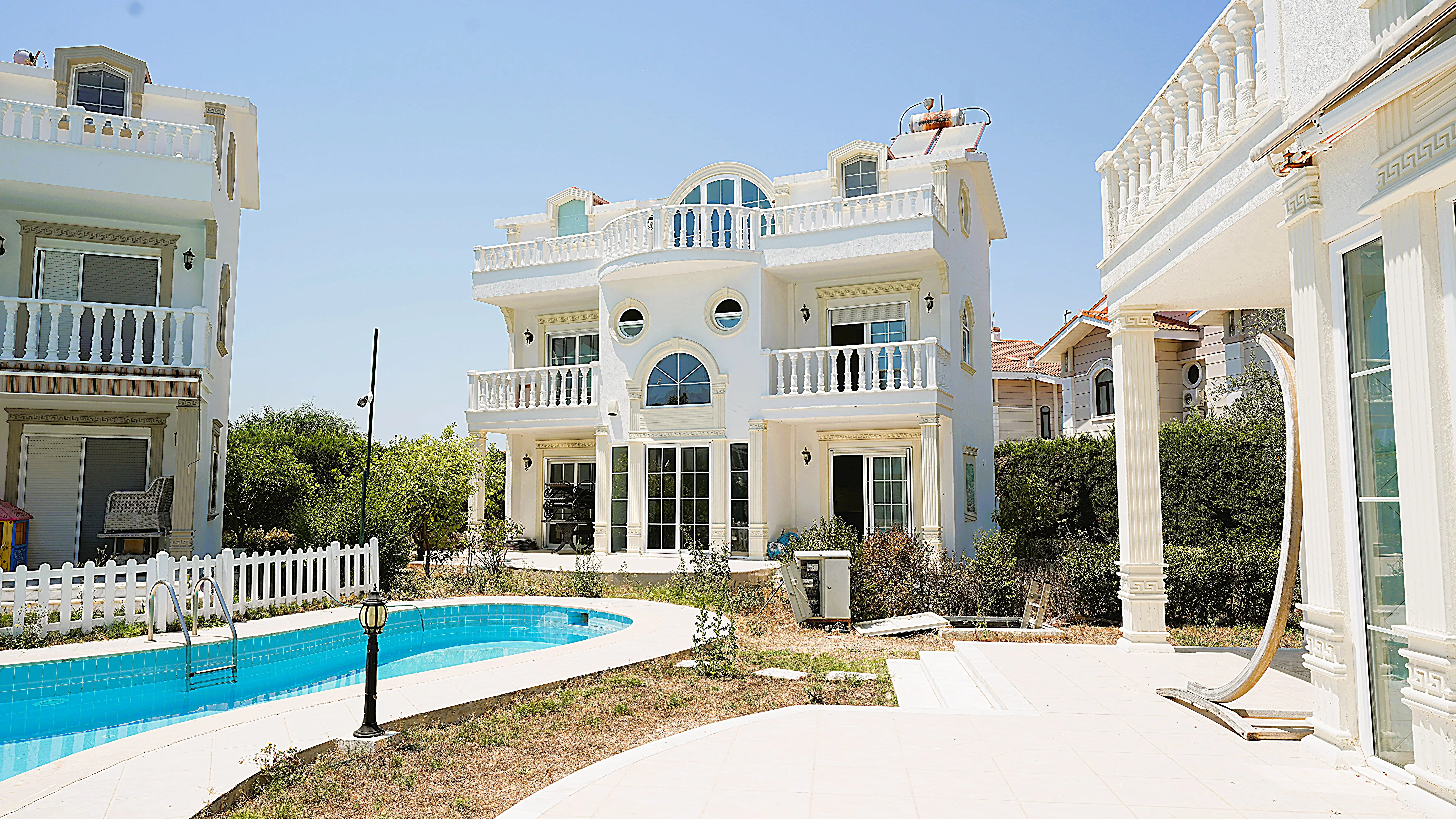 Изображение Вилла в Белеке 4+1 со свежим ремонтом и сауной.