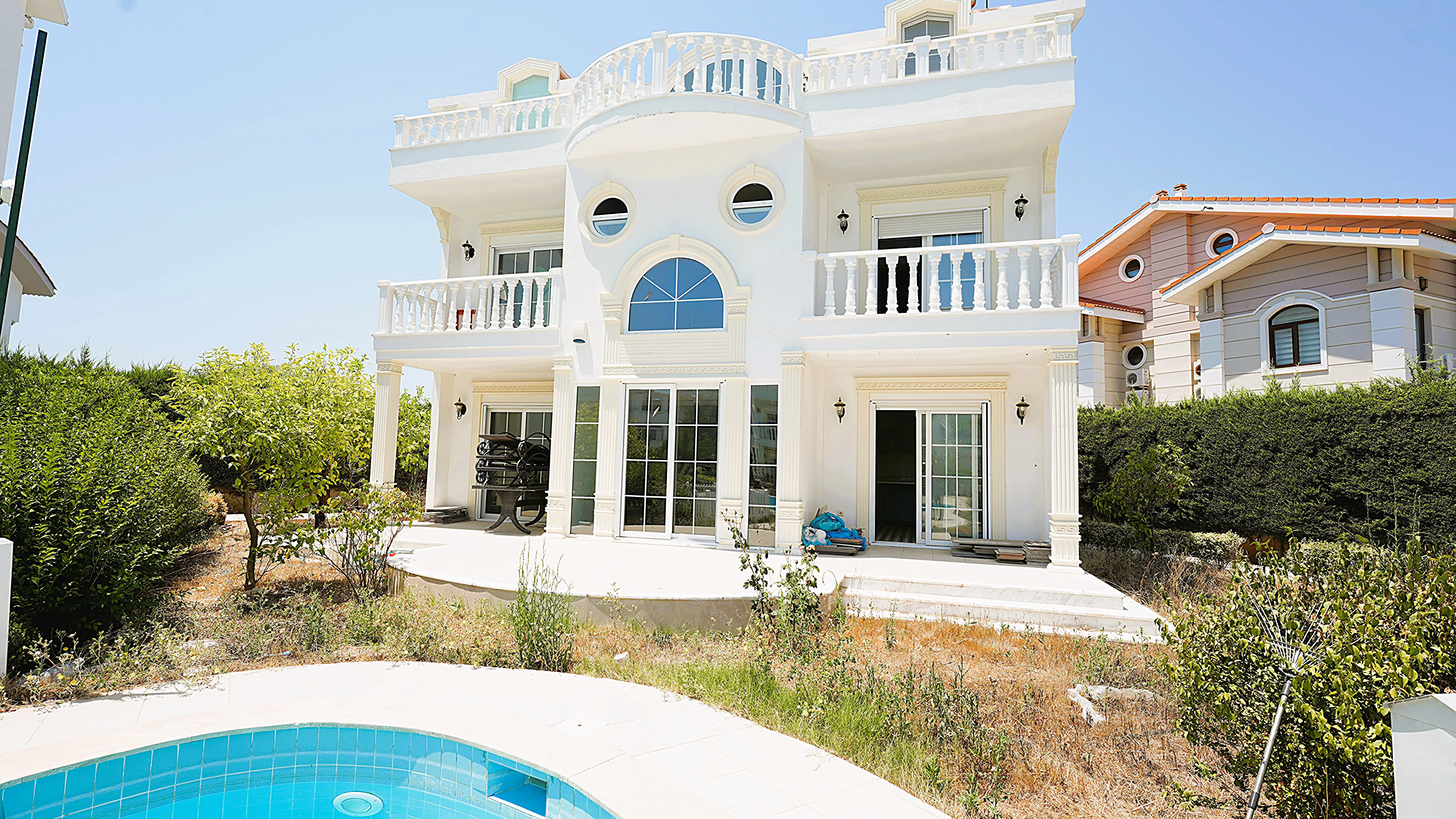 Изображение Вилла в Белеке 4+1 со свежим ремонтом и сауной.